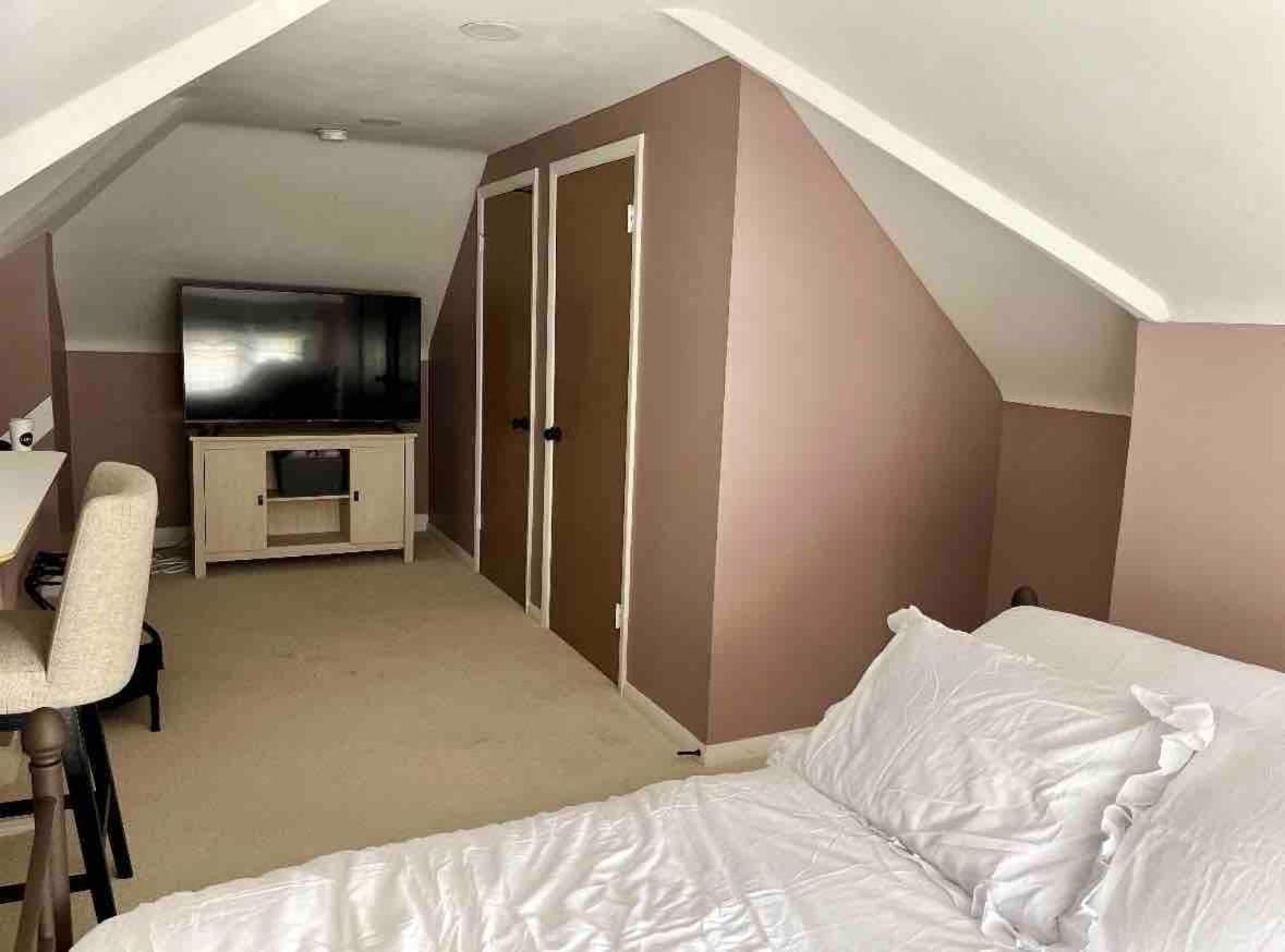 Elevated Entertainment Sleep Suite Cleveland Dış mekan fotoğraf